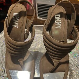 NEW DKNY Brown Squared Toe Slingback Heels – Size 6.5 – With Box